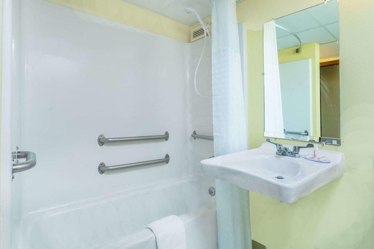 Days Inn By Wyndham Scranton Pa Dickson City Εξωτερικό φωτογραφία